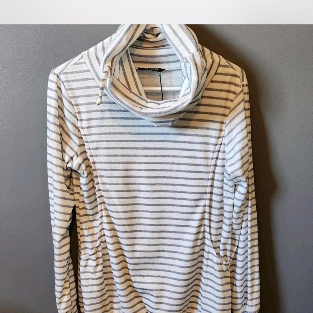Quinee Breastfeeding Pumping Shirt Longsleeve Striped Grey Women's Size Small